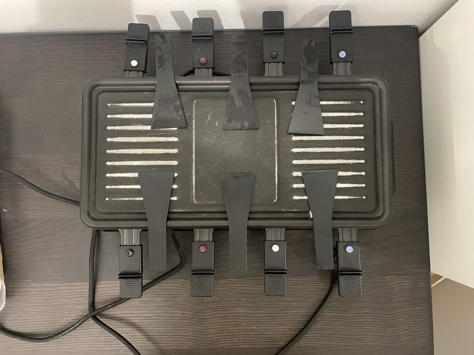 Grelhador com raclette