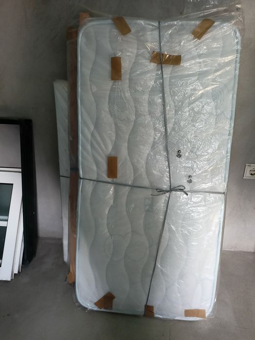 Cama Zippy cor de Carvalho e Lacada em branco