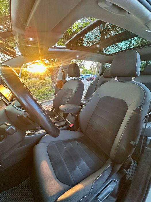 Продам Golf 7 2.0 TDI Highline Dynaudio