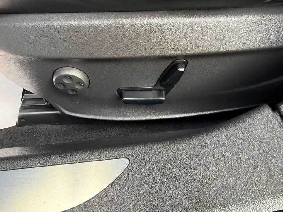 Tesla Model S P85D      2015