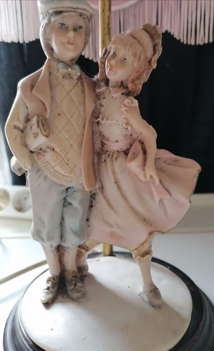 Cadeeiro antigo rosa