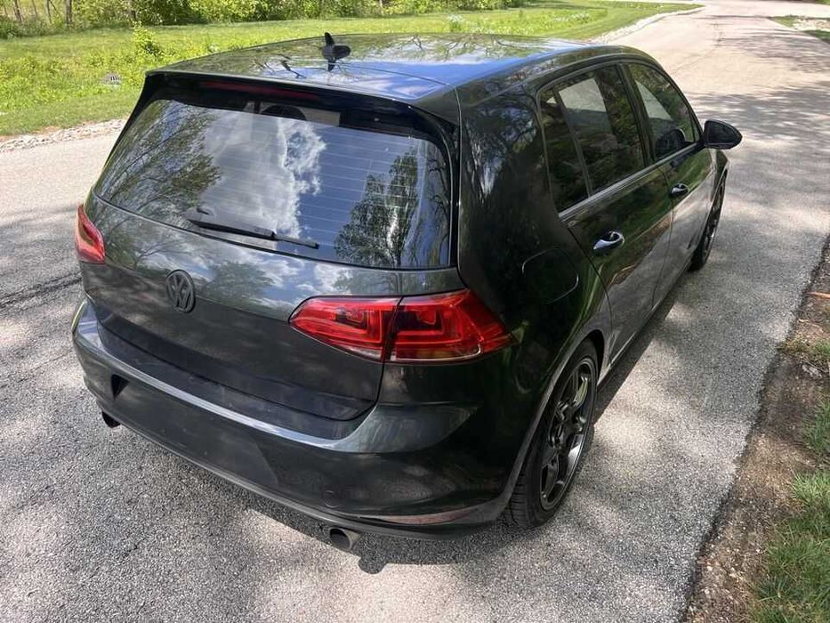 2017 Volkswagen Golf SEL