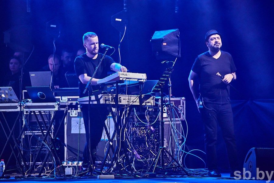 Продам Korg Triton