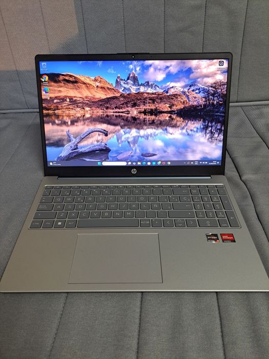 HP 15-fc0151ns - 15.6" FHD AMD Ryzen 5-7520U Laptop, 16GB RAM, 1TB SSD