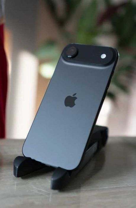Apple iPhone Air (Bateria 99%) + Caixa e Fatura