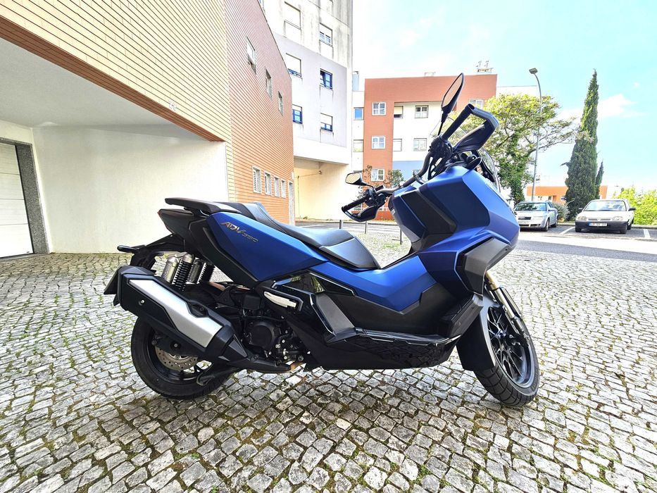 Honda ADV 350 de 2024 com apenas 10.600 kms e com garantia da marca