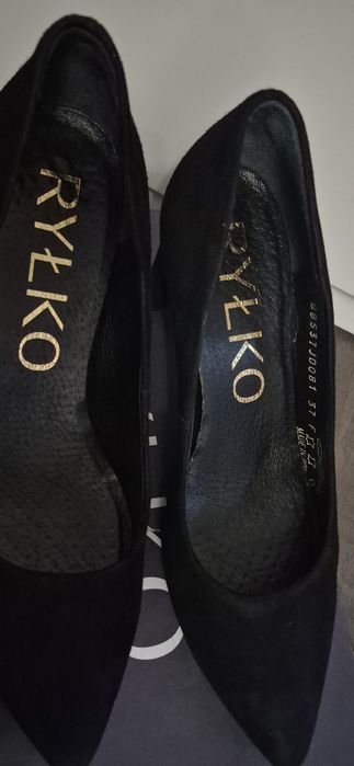 Czółenka zamszowe Ryłko 25cm