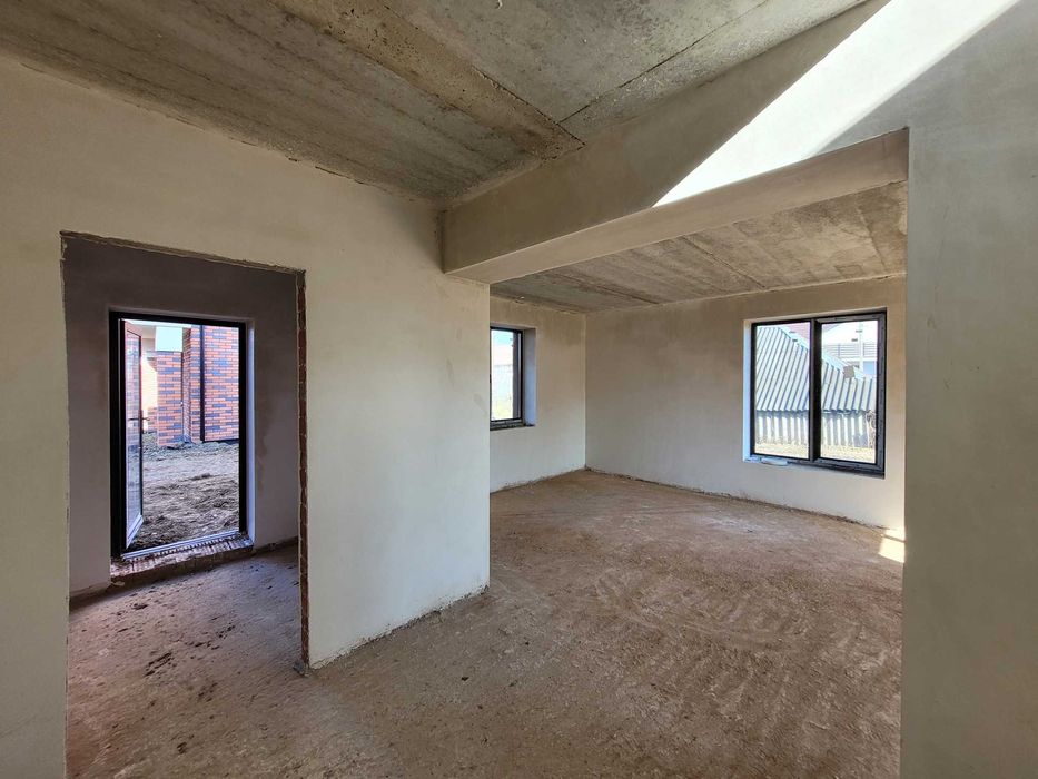 Красивий дуплекс на початку Вовчинців, 138м, готовий до ремонту, гараж