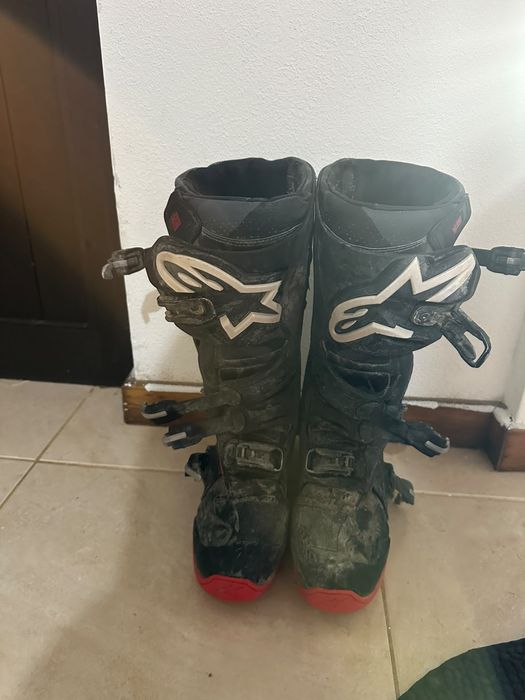 Botas de motocross e material