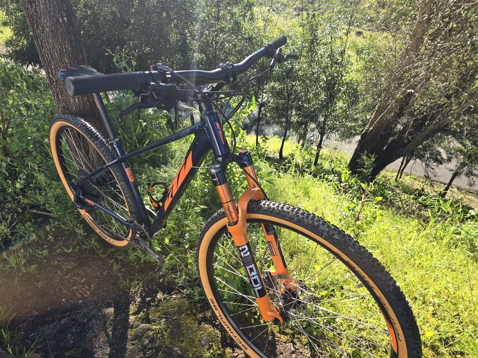 Ktm 29 m semi nova 12x1v suspensao a ar