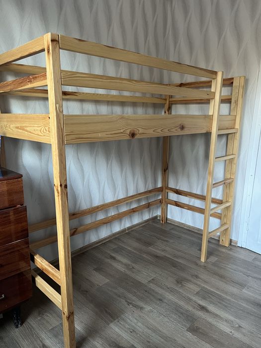 Продам ліжко горище для дитини