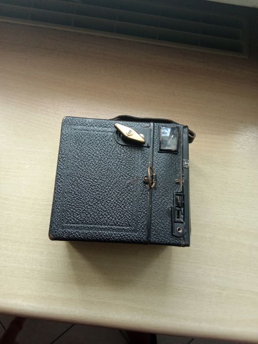 Retro aparat fotograficzny Swiss Ikon Box-Tengor, model  54-2