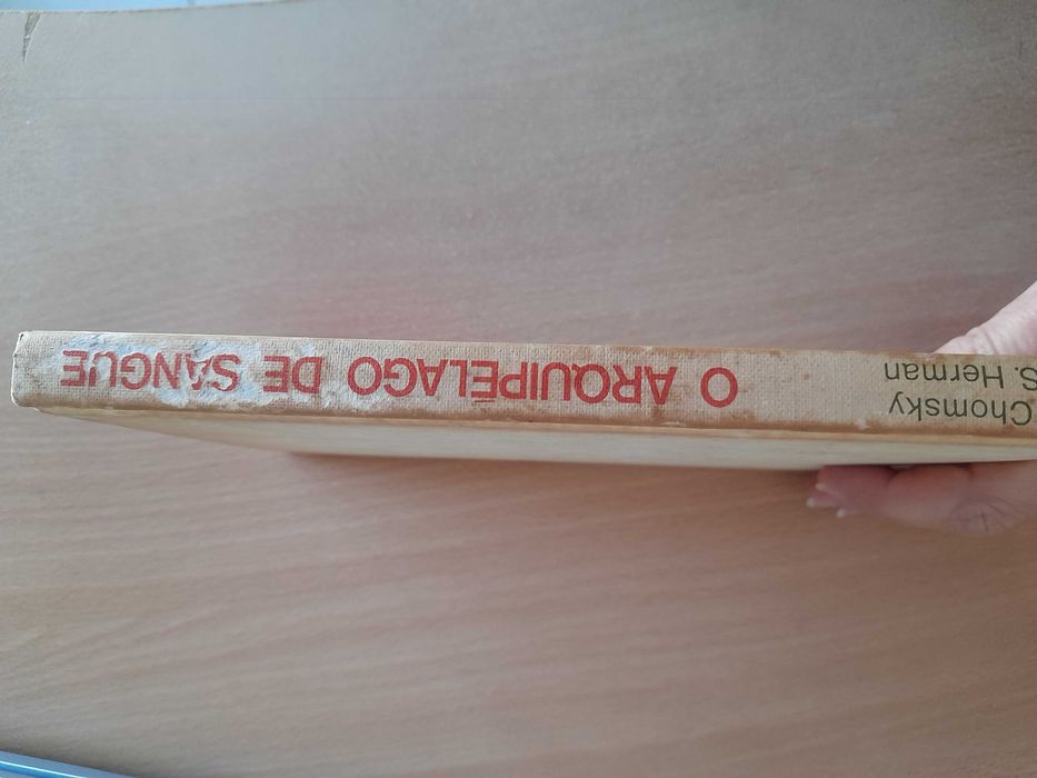 Livro "O arquipélago de sangue"