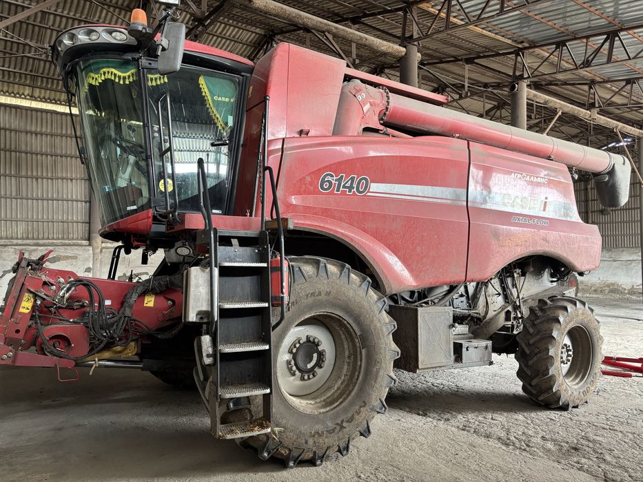 Комбайн Case IH 6140