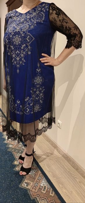 Вишивка ручна, плаття.