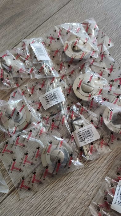 Ручки дверні + комплект накладок на замок