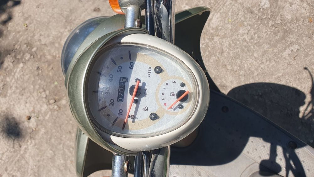Продам скутер на номерах