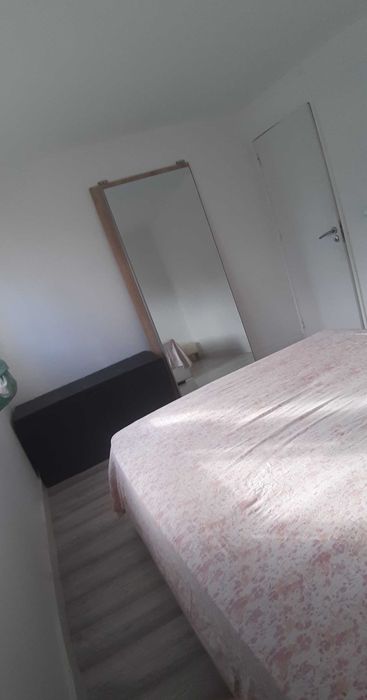 Pessoa responsável, organizada e com boa convivência.