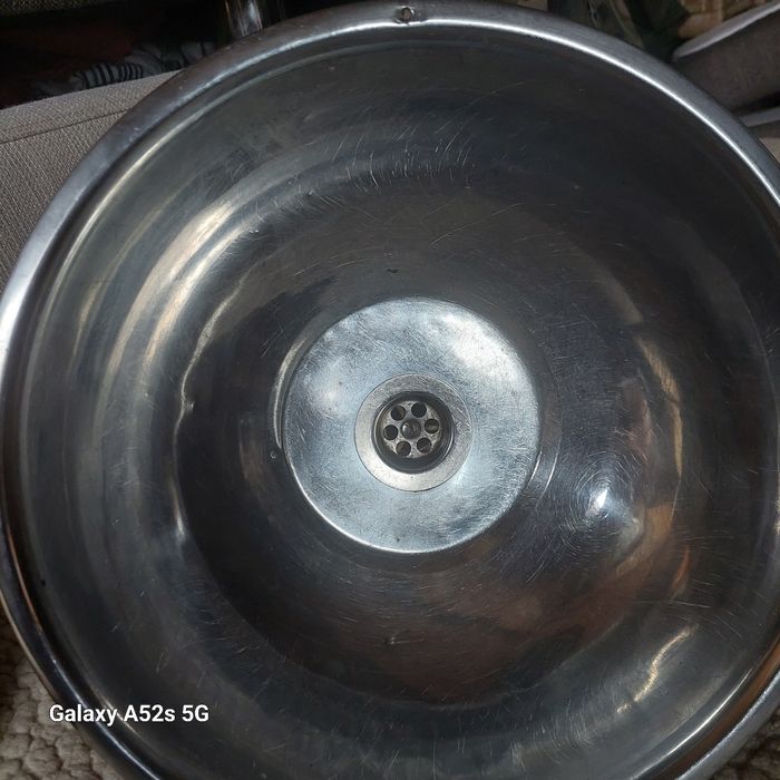 Umywalka metalowa