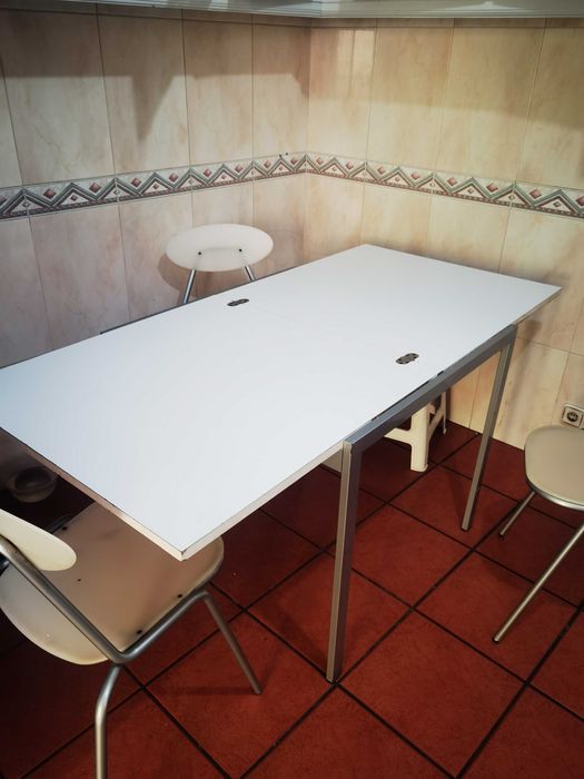 Mesa de cozinha extensível