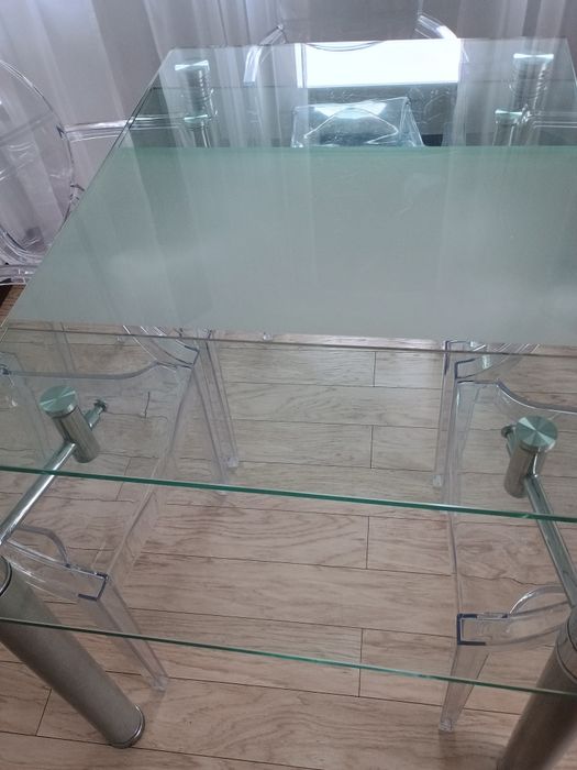 Zestaw stół szklany rozkładany+5 krzesł przezroczystych