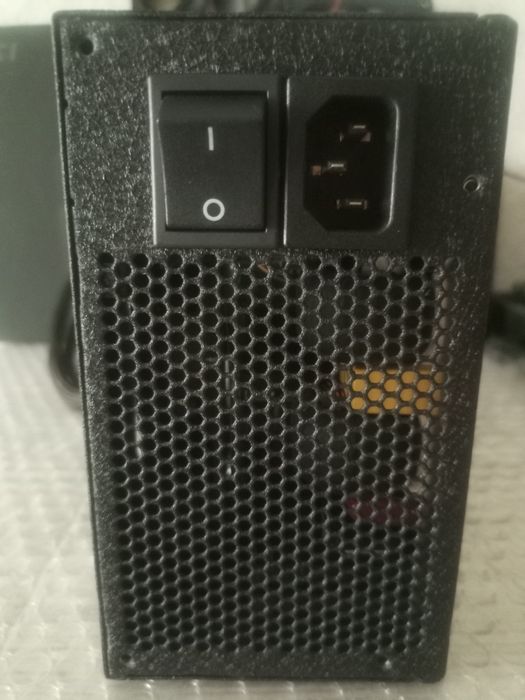 Продам Chieftec 1250W Gold