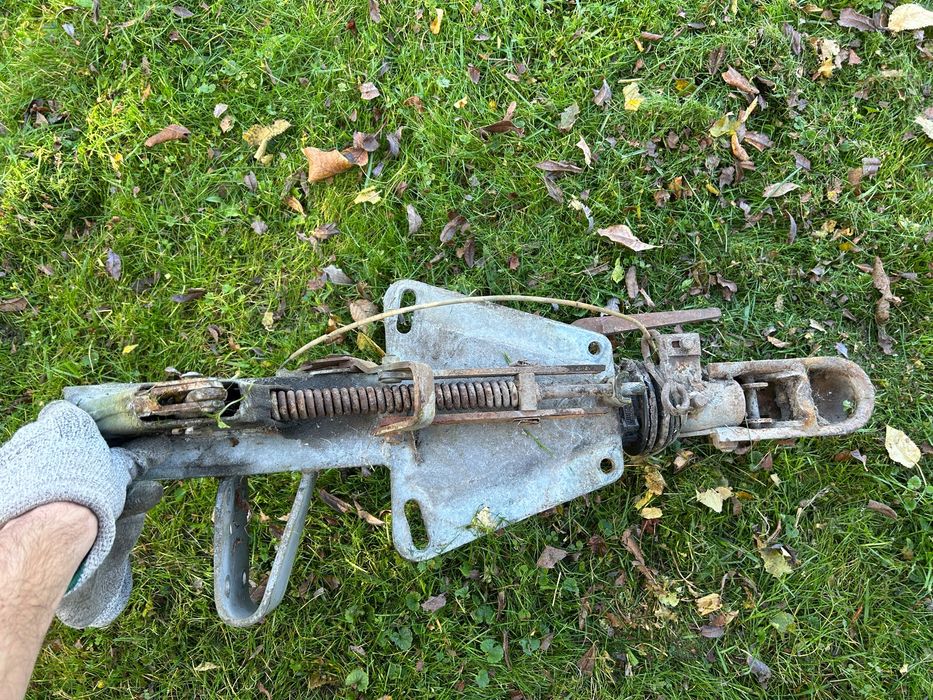 ZACZEP HAHN | Hamulec najazdowy | ręczny hak 875kg-1300kg