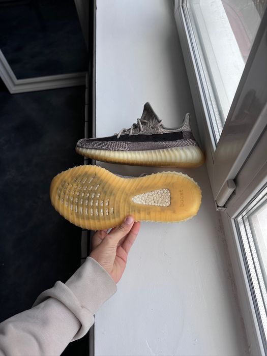 Оригінал! Adidas Yeezy Boost 350 V2 Кросівки Розмір 44 (28 см.)