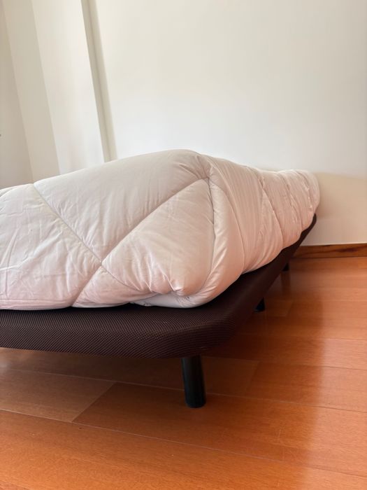 Sommier (estrado com pés)
