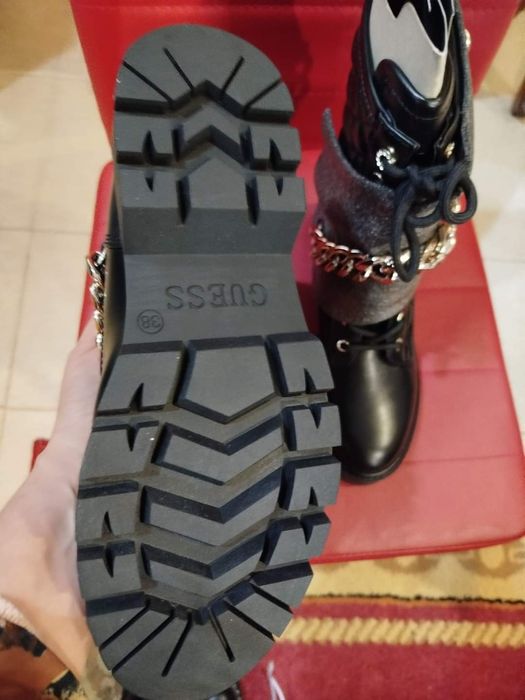 Botins GUESS novos T. 38