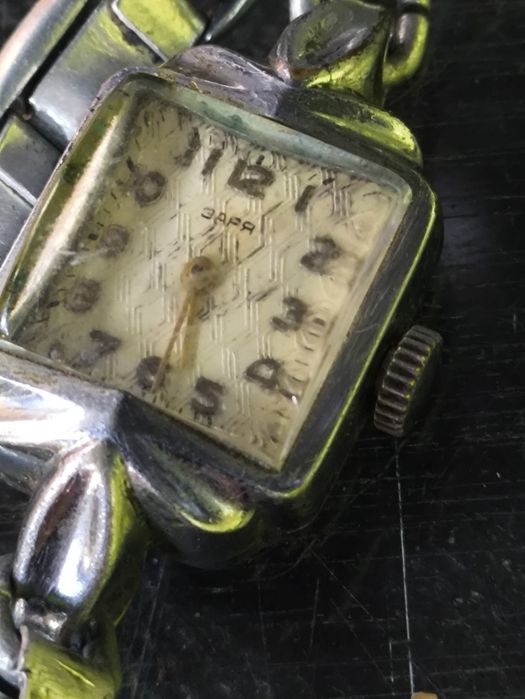 Stary zegarek mechaniczny damski Zaria. Vintage