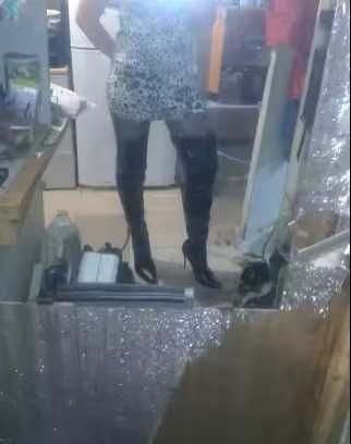 Długie kozaki zapinane na zamek w 2 kolorach