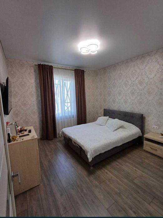 Продам добротный дом в  Великодолинском