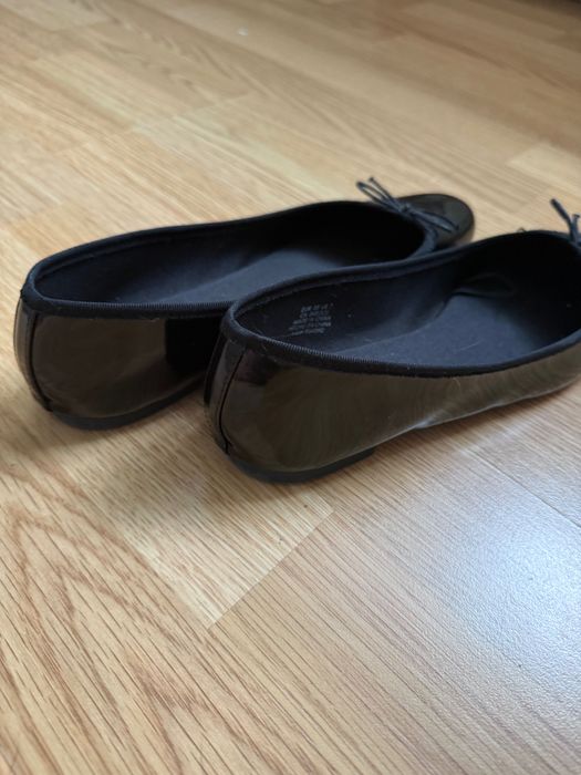 Baleriny czarne lakierki H&M 38