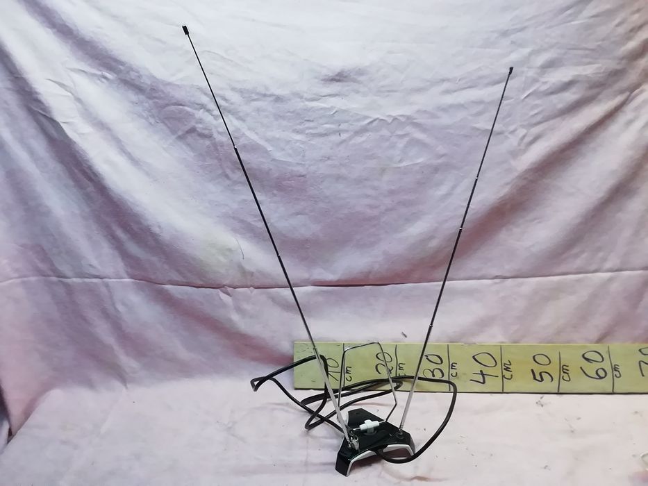 Antena pokojowa do telewizora.