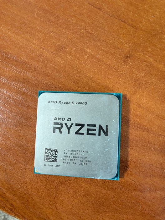 Продам процесор AMD Ryzen 5 2400G