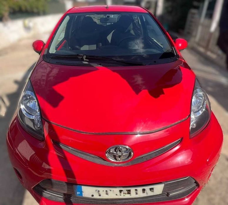 Venda Toyota Aygo 2012