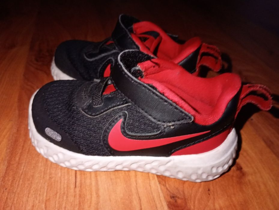 Buty Nike rewolution roz. 21