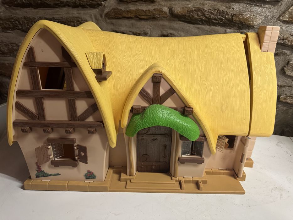 Casa branca de neve e  anoes