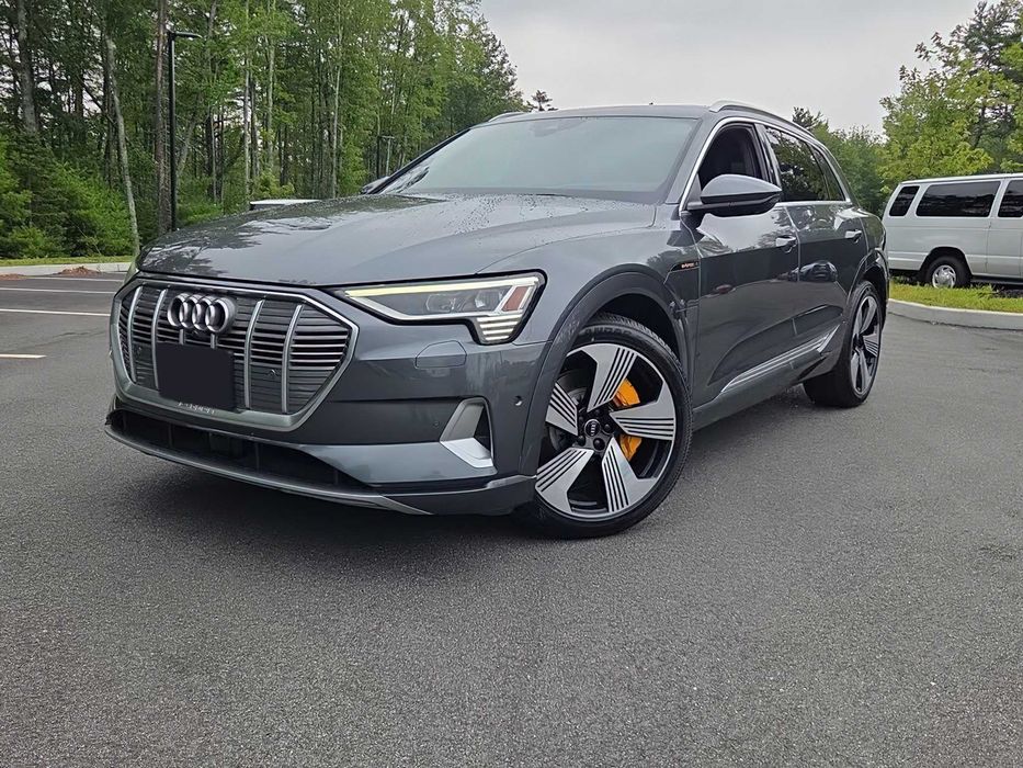 Audi E-Tron      2019