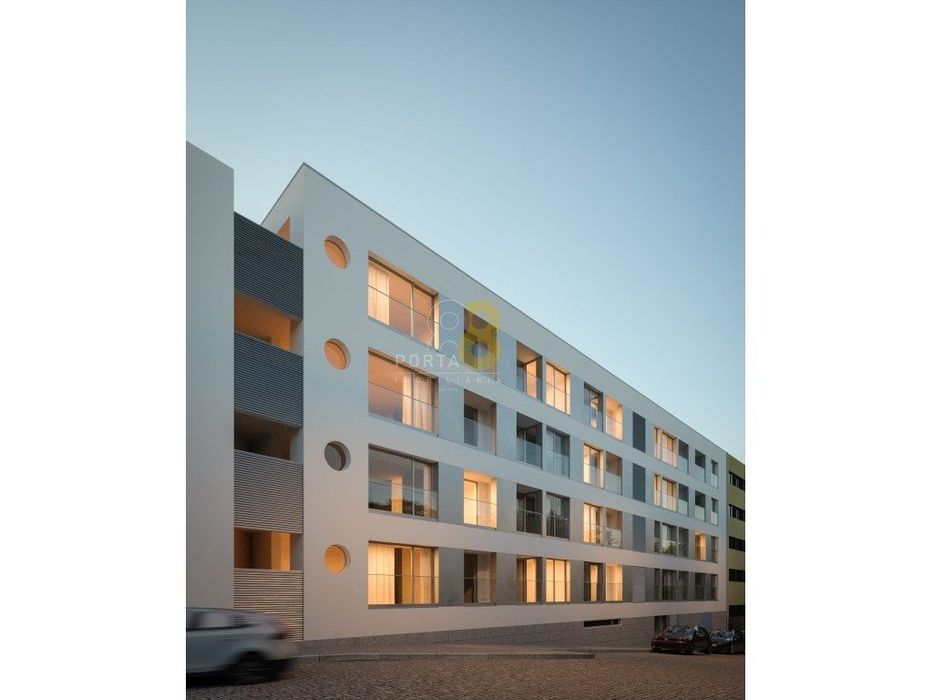 Apartamento T1+1 em Pedrouços