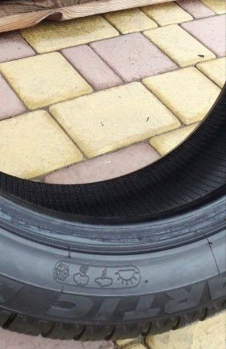 Зима 225/45/17. Резина новая r17. Шини комплект. Зима 9 мм. Італія