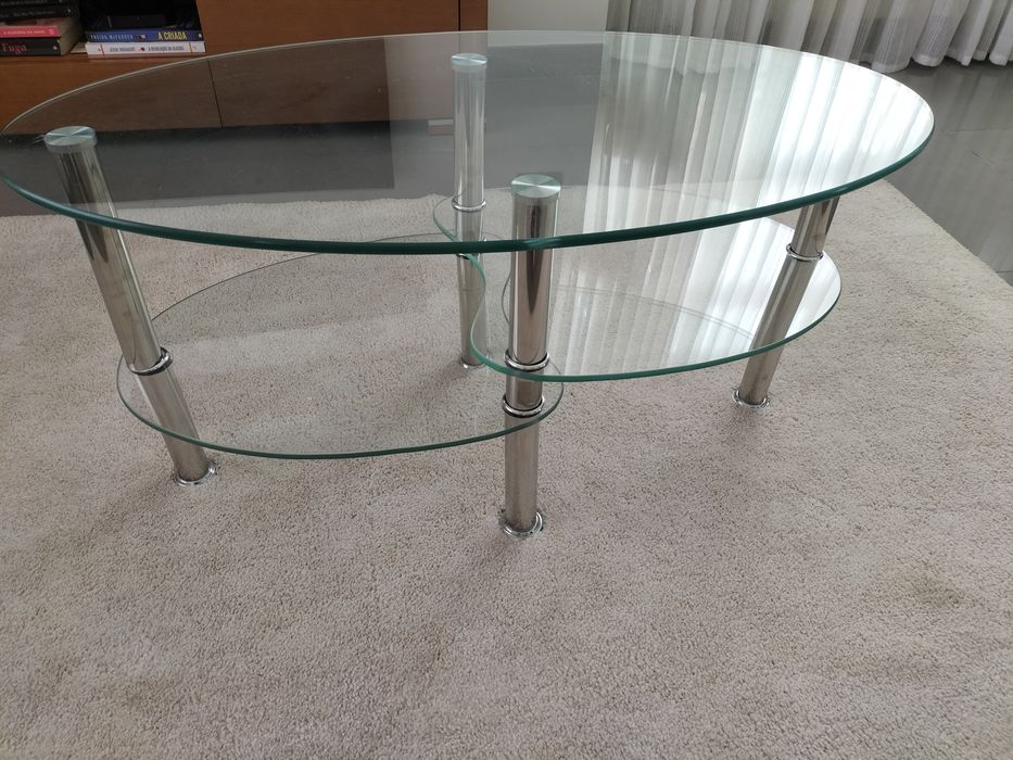 Mesa de sala de vidro .