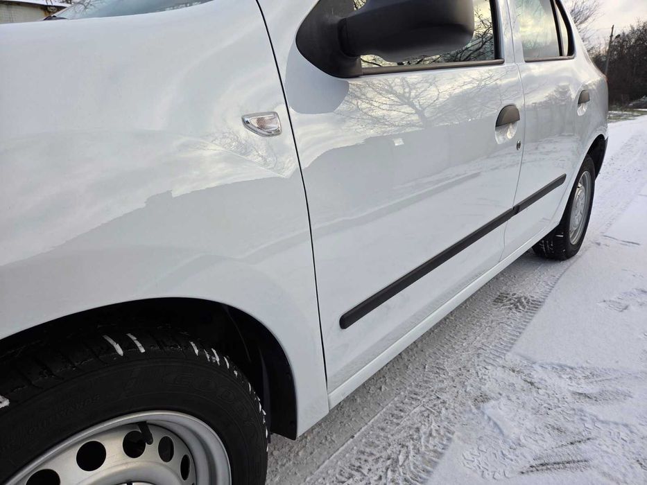 В ідеальному стані Dacia Logan 2015. Не битий, не фарбований