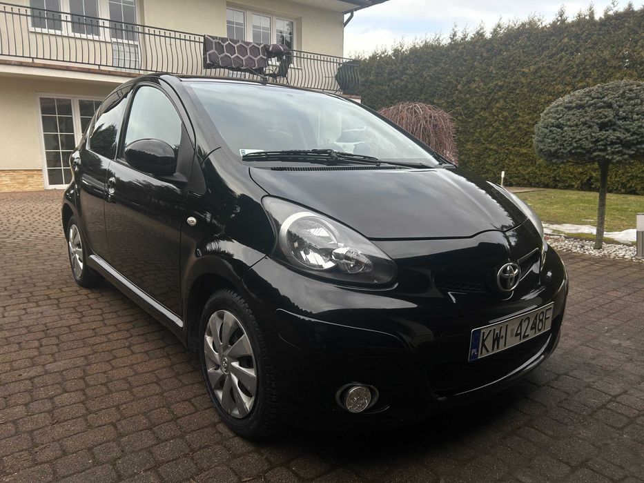 Toyota Aygo 1.0 Benzyna 5drzwi 2011 LIFT