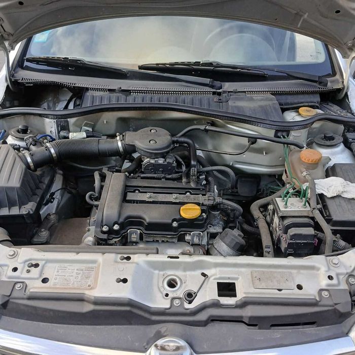 Opel Corsa C 1.0 de 2003 - Peças Usadas