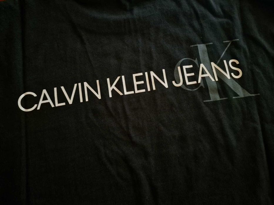 T-shirt preta da Calvin Klein Jeans