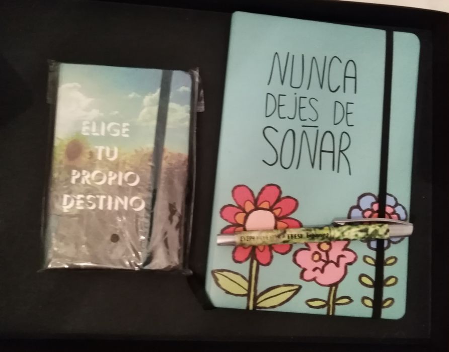 OFERTA DE NATAL- Conjuntos cadernos / blocos de notas A5 + A6 + caneta