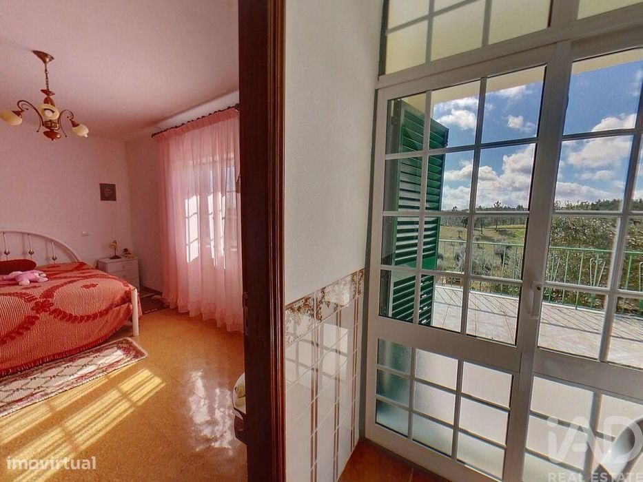 Casa / Villa T3 em São Pedro do Esteval de 179,00 m2