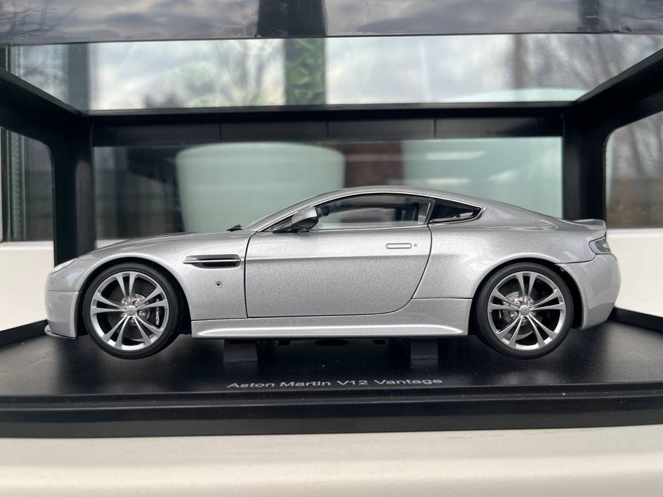 Autoart Aston Martin V12 Vantage 1/18: 7 500 грн